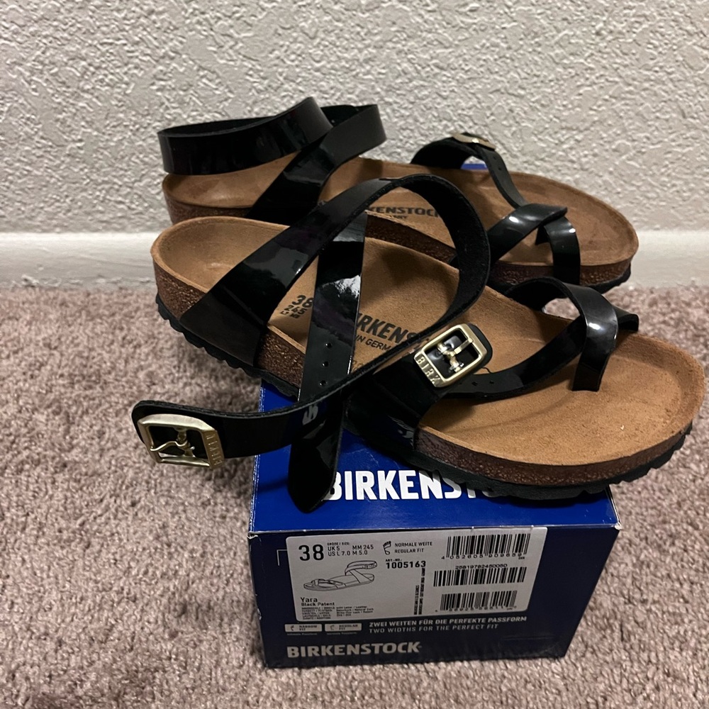 Brand new Yara style Birkenstocks SZ: 38 EU